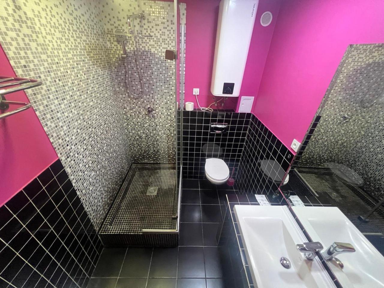 Apartment on Ovanesa Tumanyana 1a, Levoberezhnaya metro station Kiev Bagian luar foto