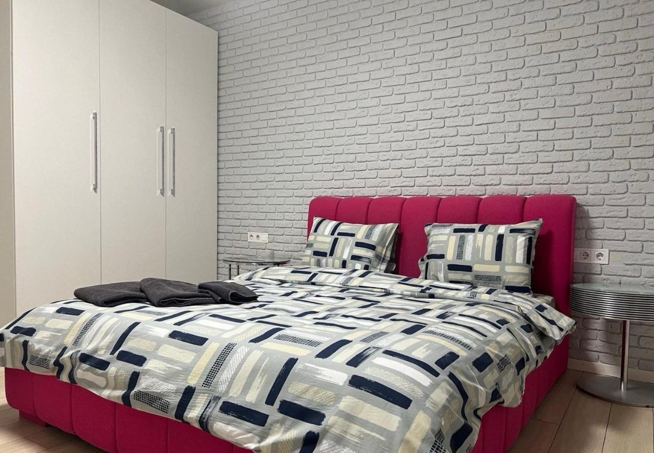 Apartment on Ovanesa Tumanyana 1a, Levoberezhnaya metro station Kiev Bagian luar foto