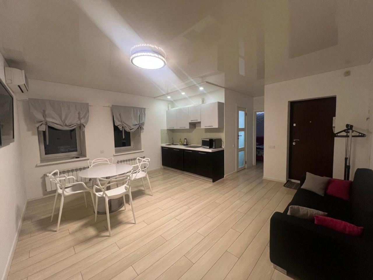 Apartment on Ovanesa Tumanyana 1a, Levoberezhnaya metro station Kiev Bagian luar foto